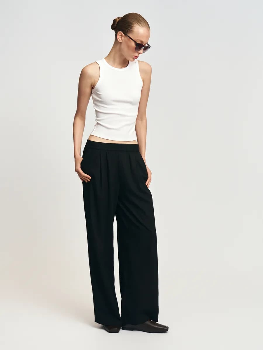 Женские льняные брюки на резинке - фото 1