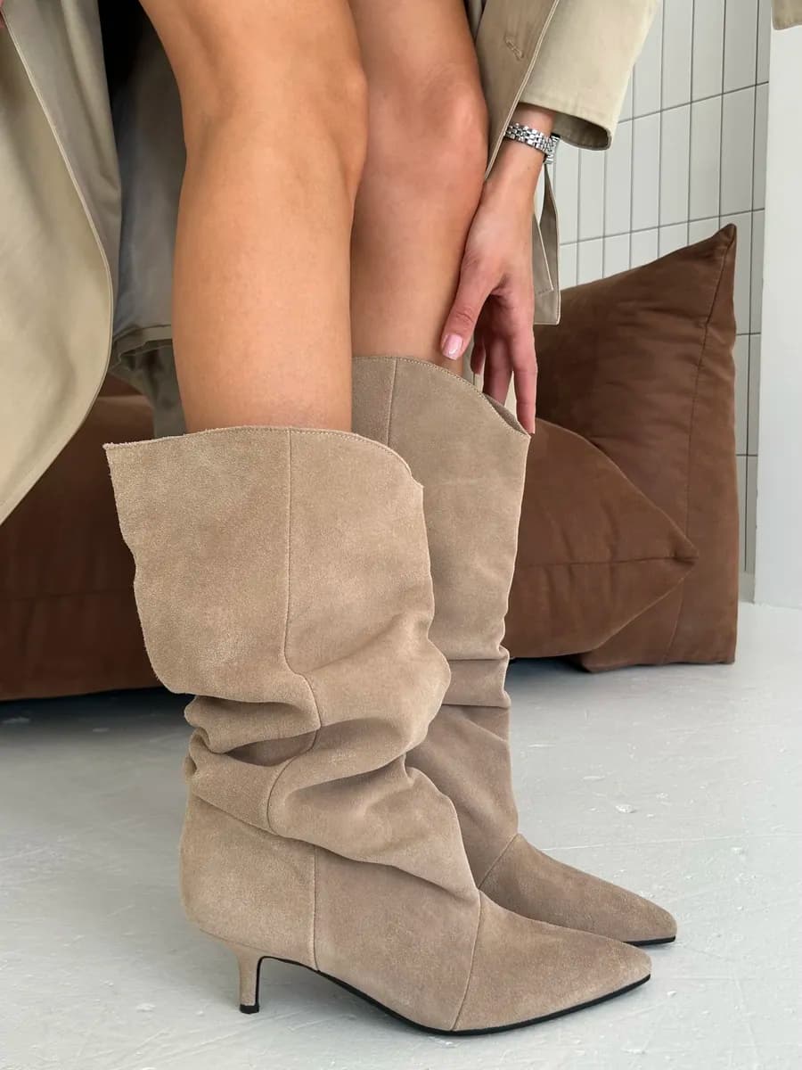 Сапоги демисезонные на каблуке слоучи натуральная замша