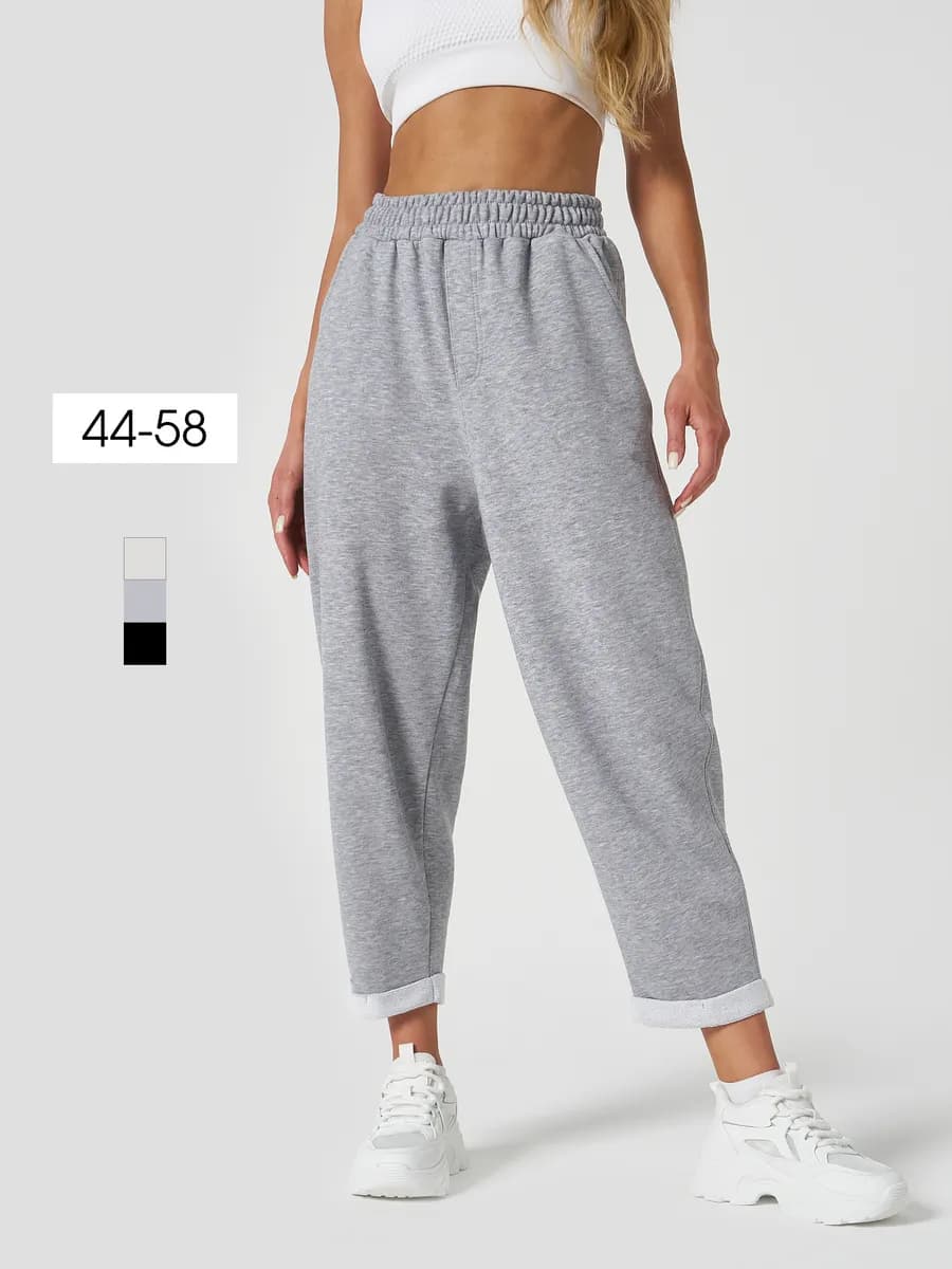 Спортивные штаны укороченные оверсайз