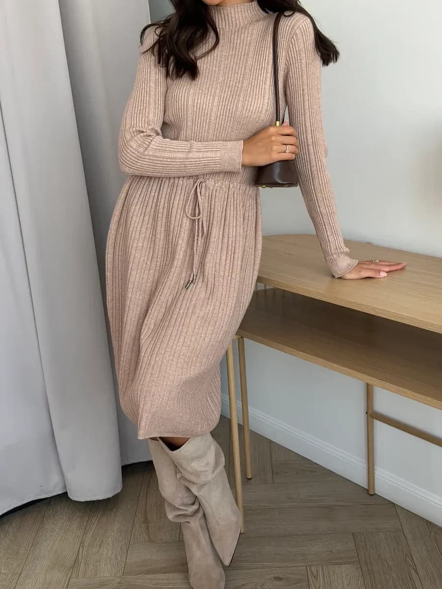 Платье вязаное теплое миди