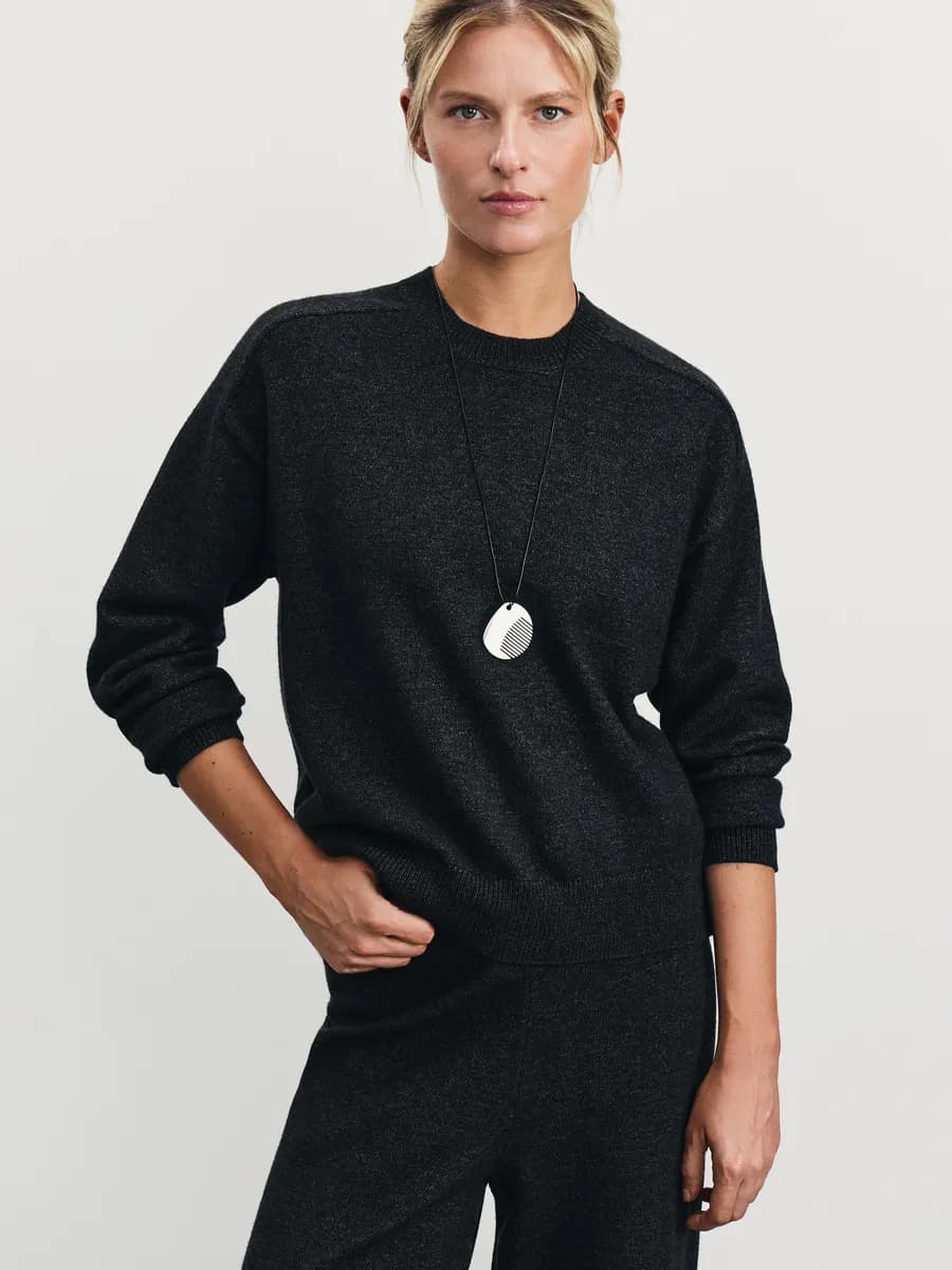 Джемпер демисезонный свитер вязаный укороченный школьный