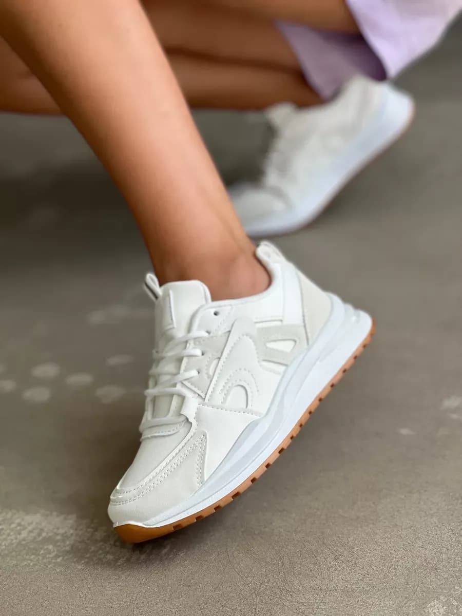 Демисезонные кроссовки спортивные