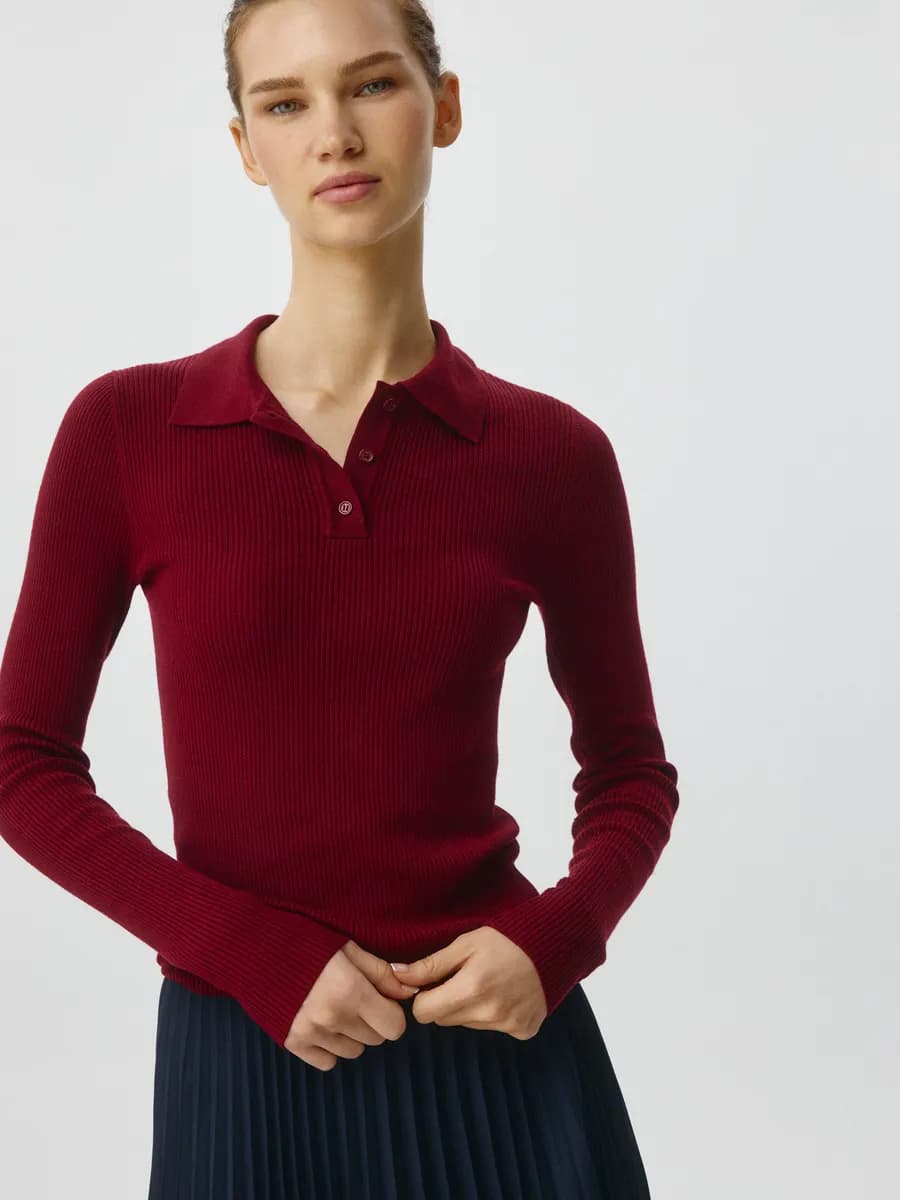 Вязаный джемпер в рубчик - фото 1