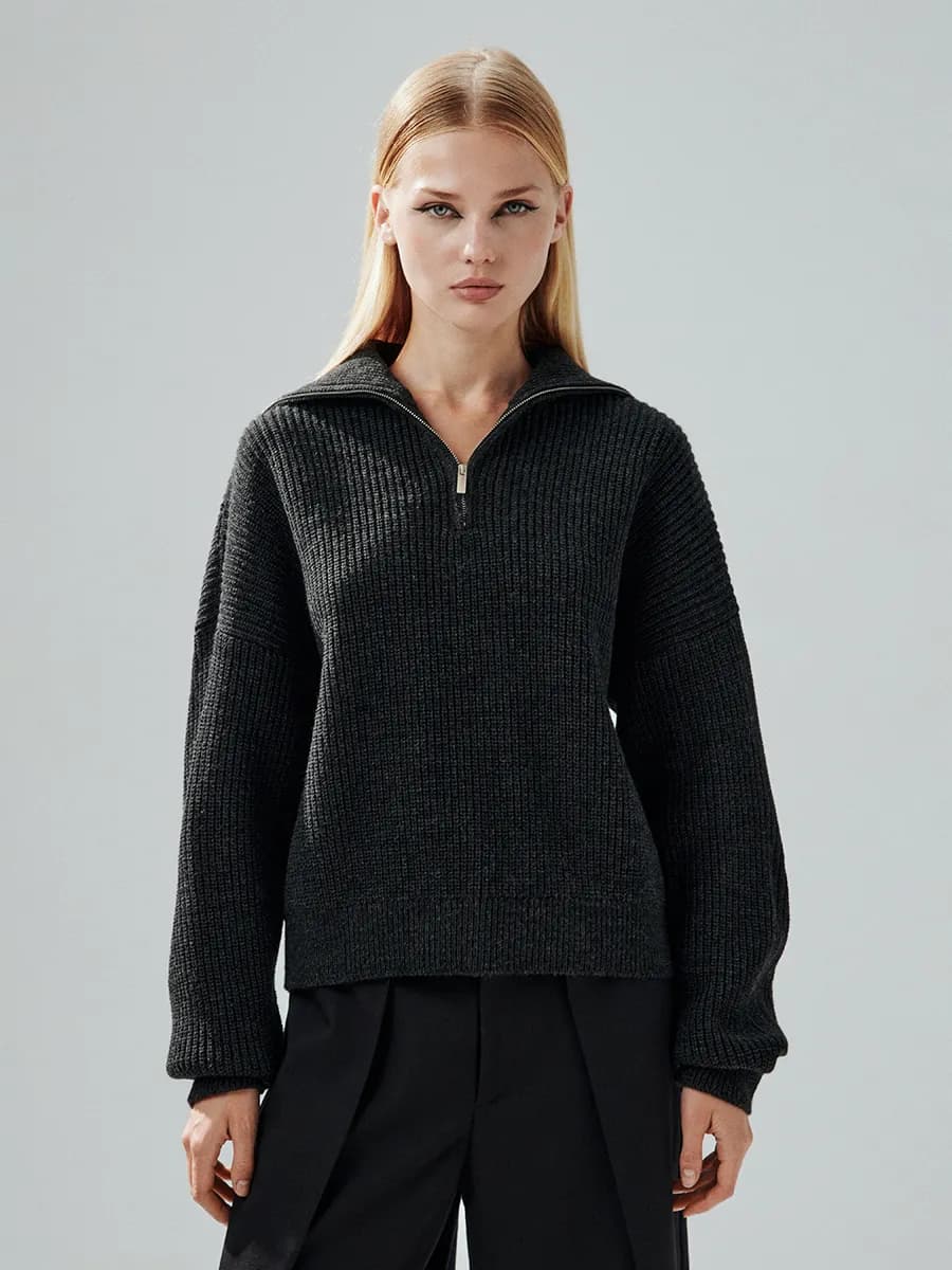 Джемпер оверсайз вязаный с воротником на молнии