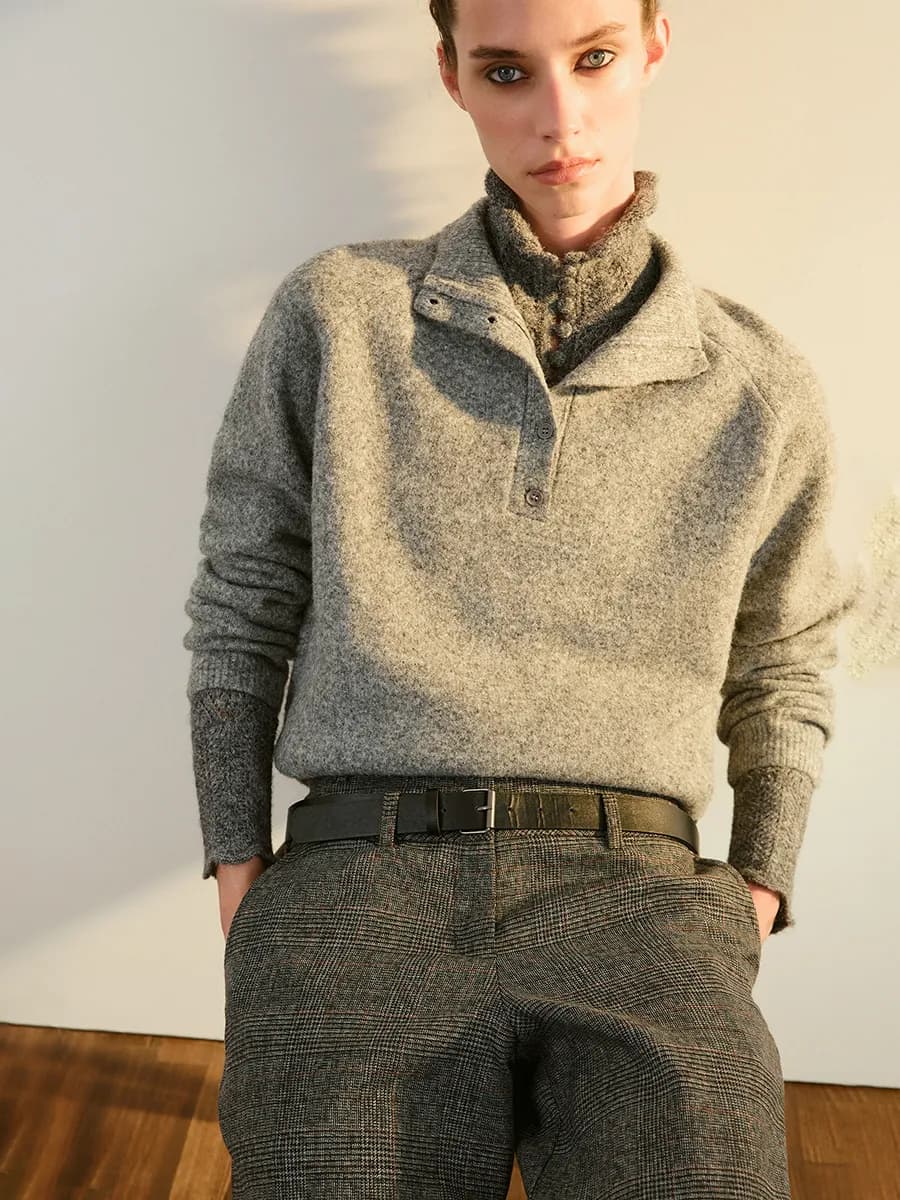 Свитер с застежкой на груди