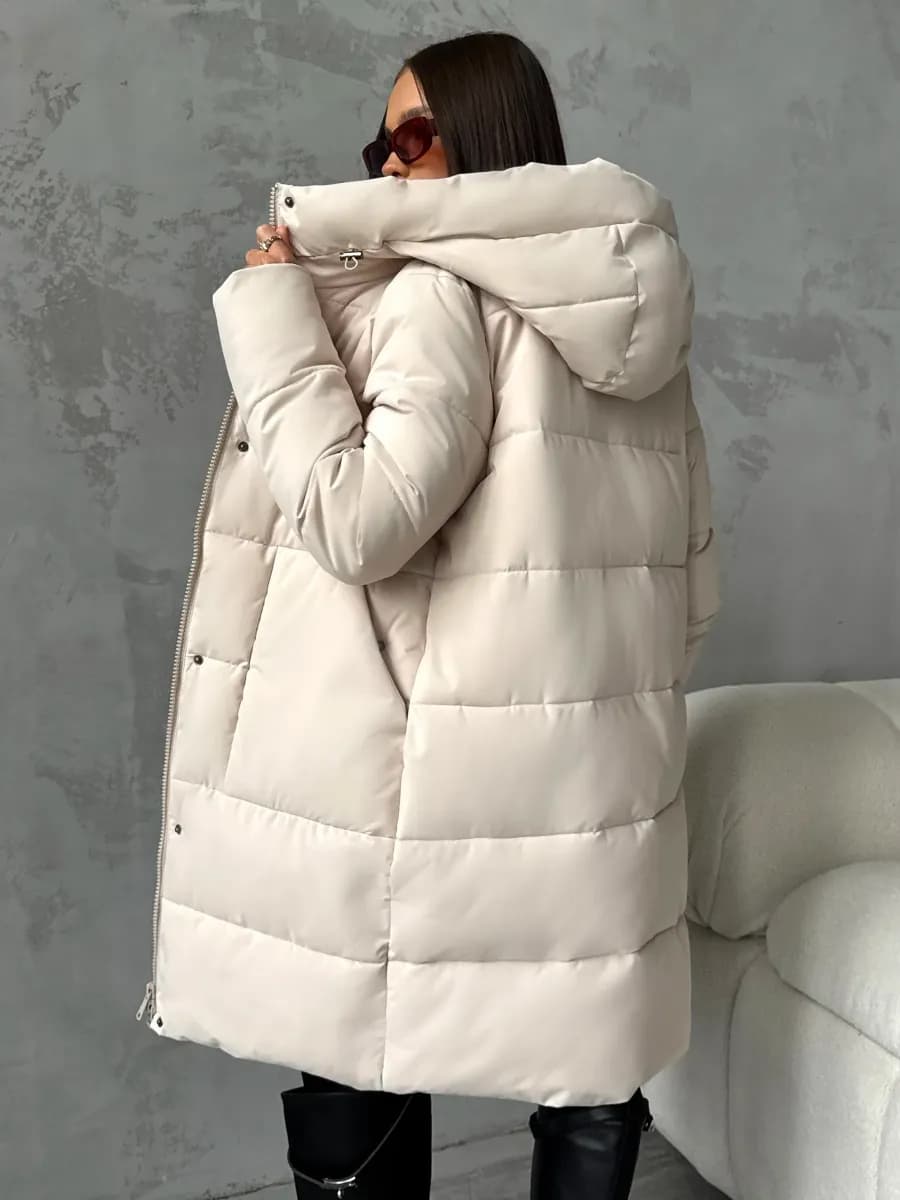 Куртка зимняя с капюшоном удлиненная