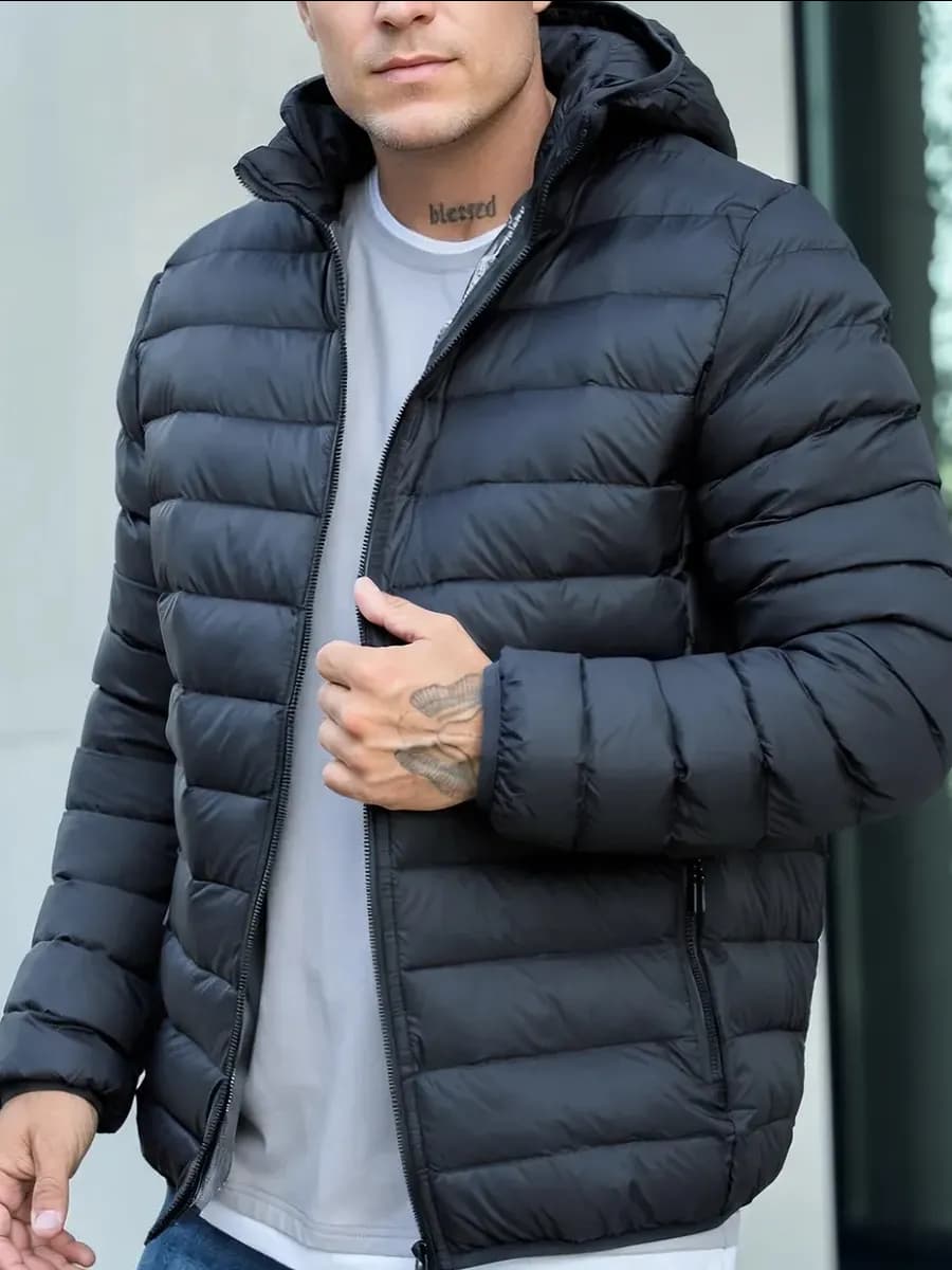 Куртка утепленная демисезонная с капюшоном стеганая