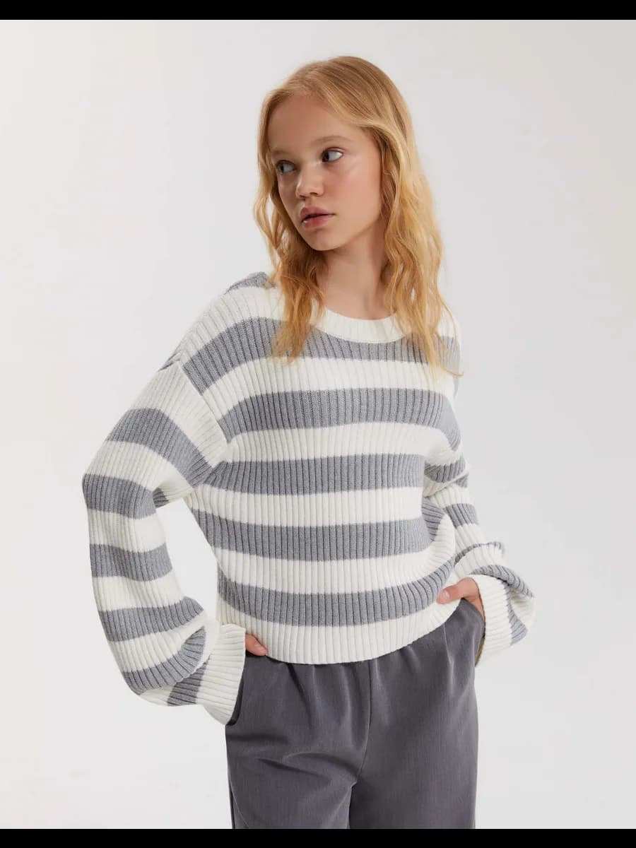 Свободный полосатый джемпер в рубчик