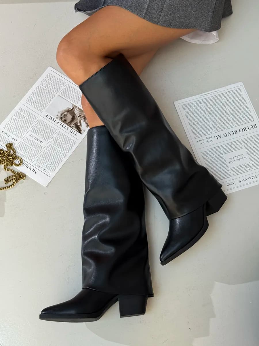 Сапоги трубы демисезонные высокие на каблуке