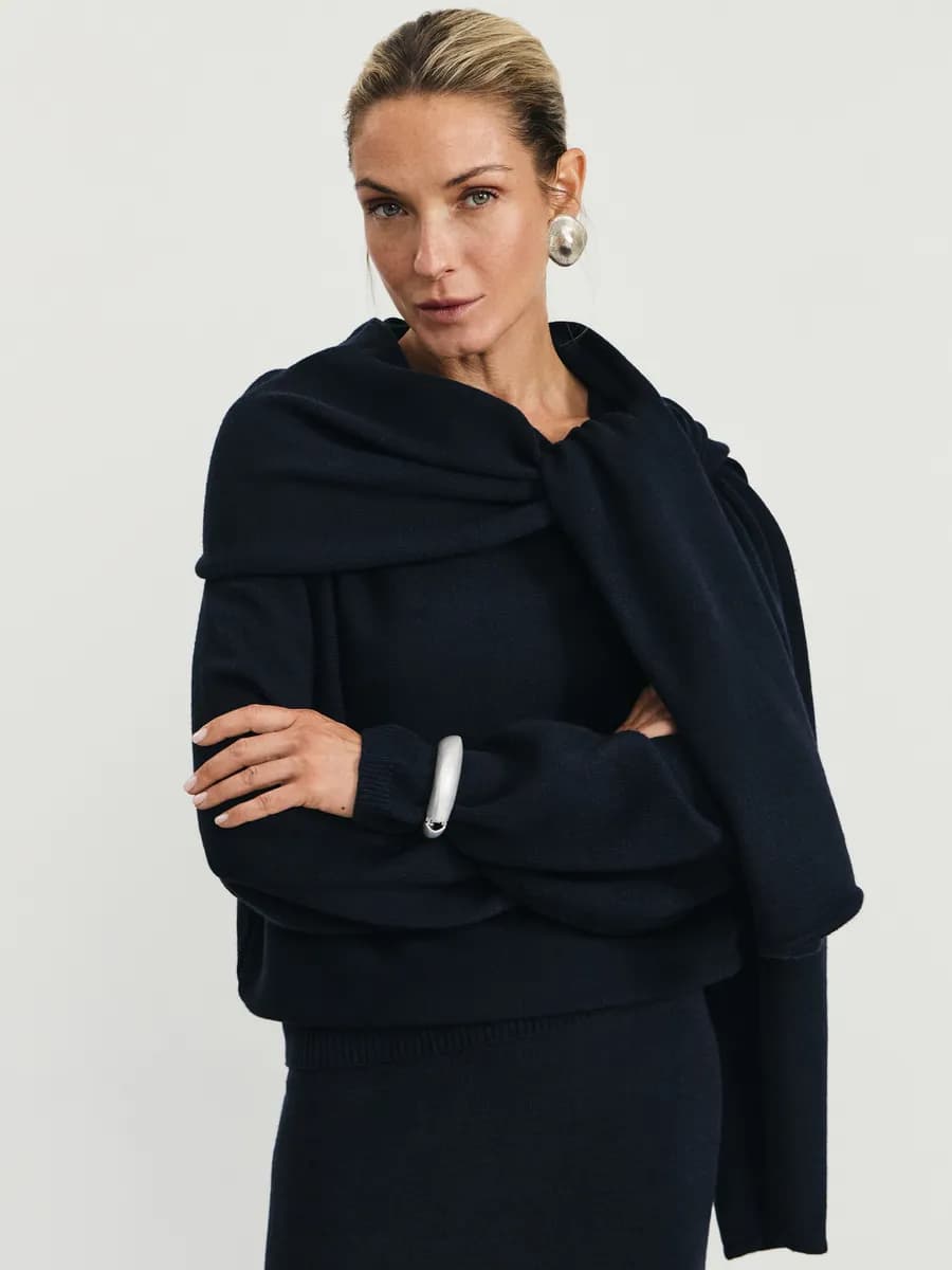 Джемпер с шарфом оверсайз свитер вязаный в офис