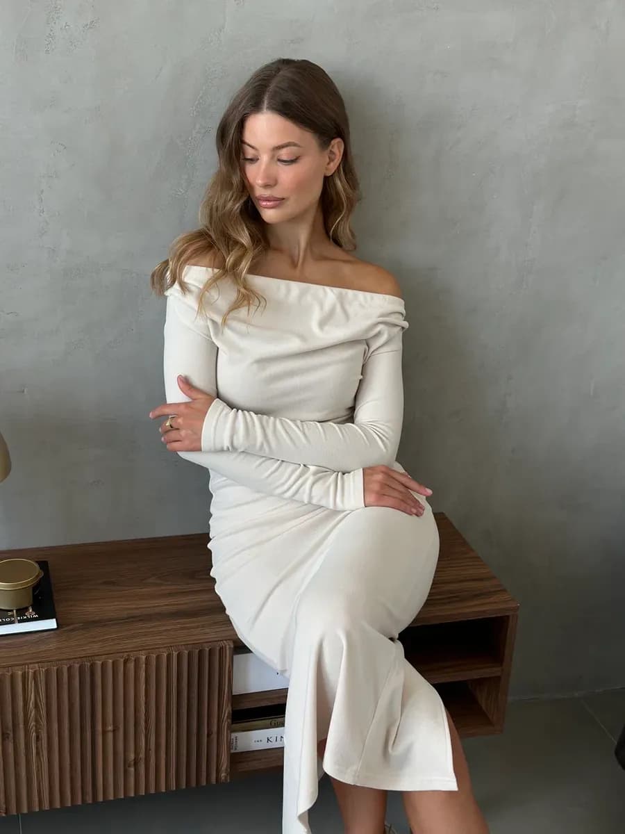 Костюм вечерний с длинной юбкой нарядный