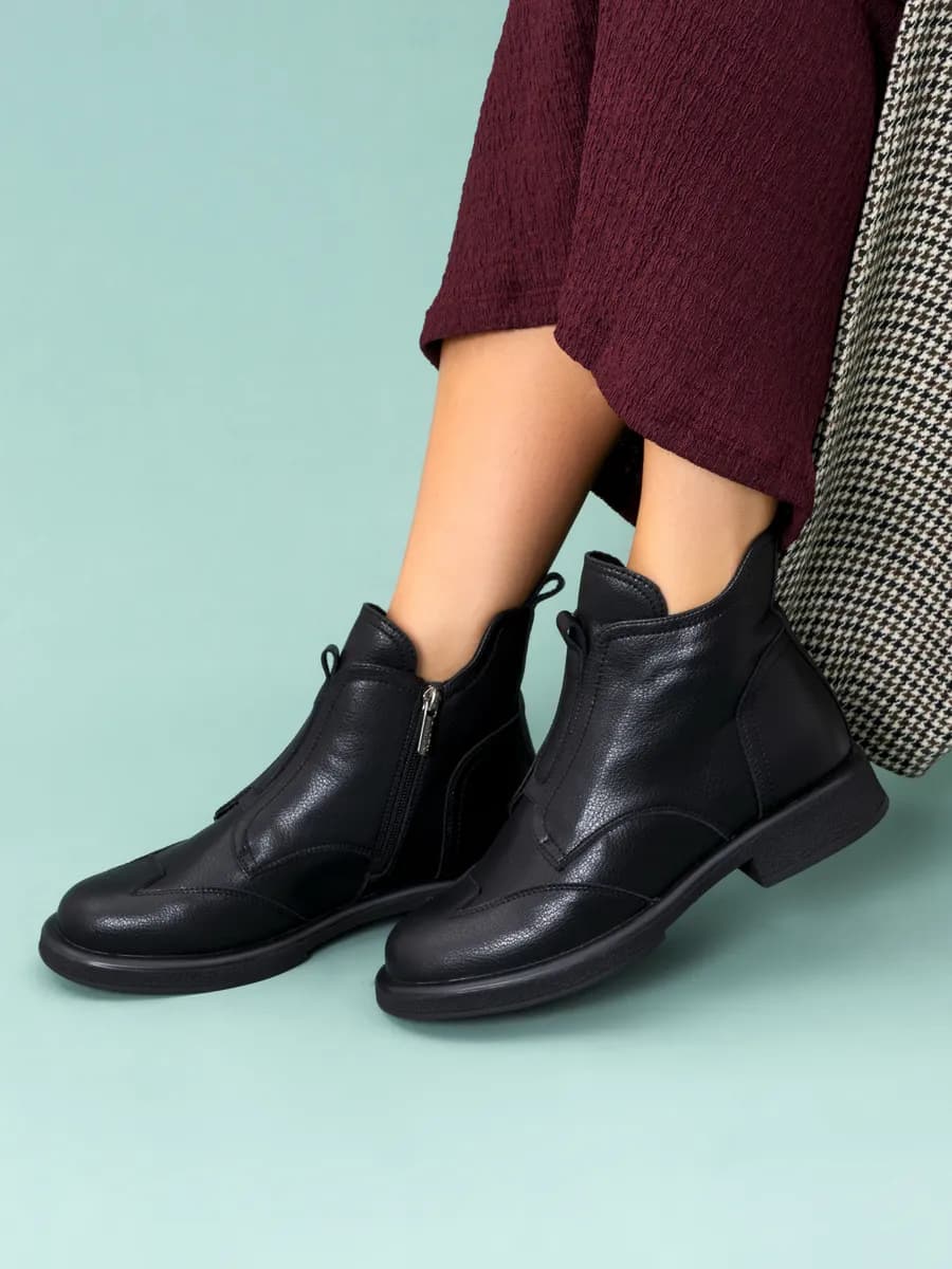 Ботинки кожаные на низком каблуке