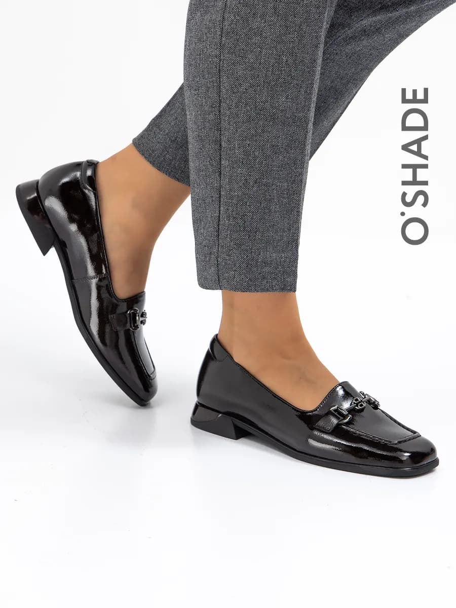 Лоферы женские на низком каблуке коричневые