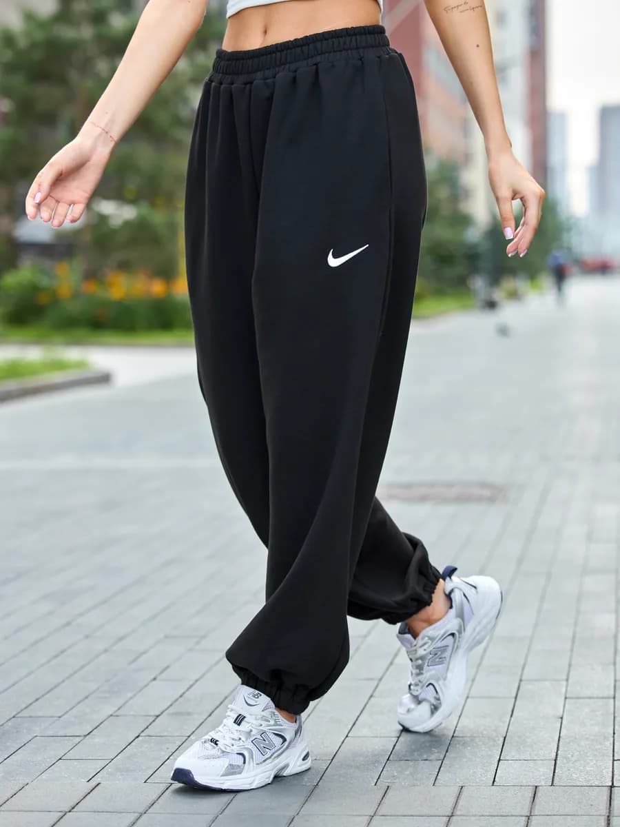 Спортивные штаны широкие джоггеры