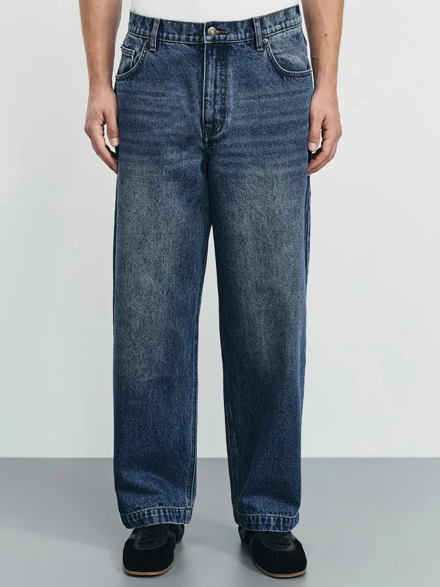 Джинсы широкие прямые со средней посадкой в офис