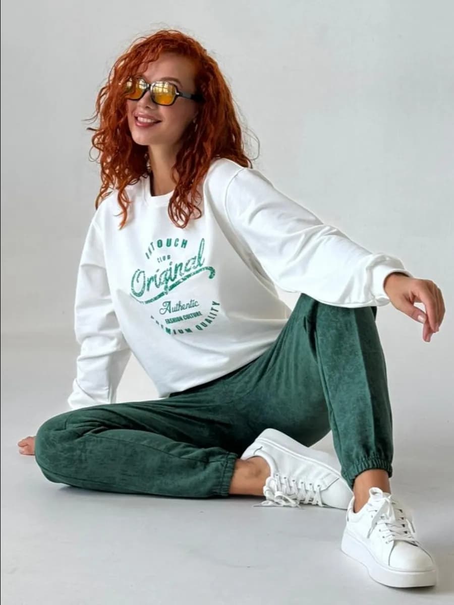 Костюм спортивный осенний с брюками трикотажный