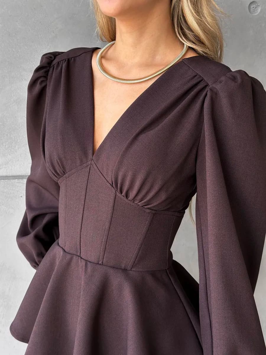 Платье весеннее вечернее миди с баской