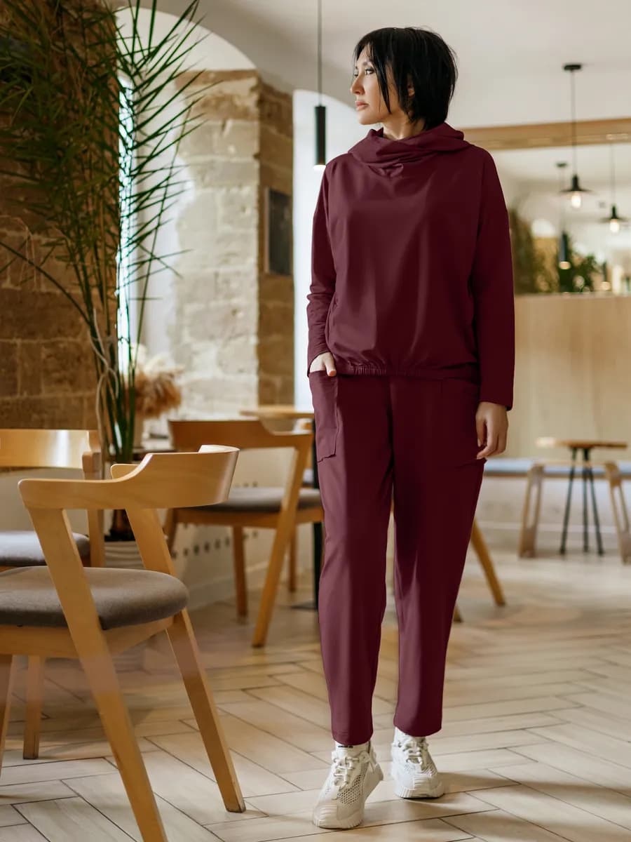 Костюм брючный с капюшоном