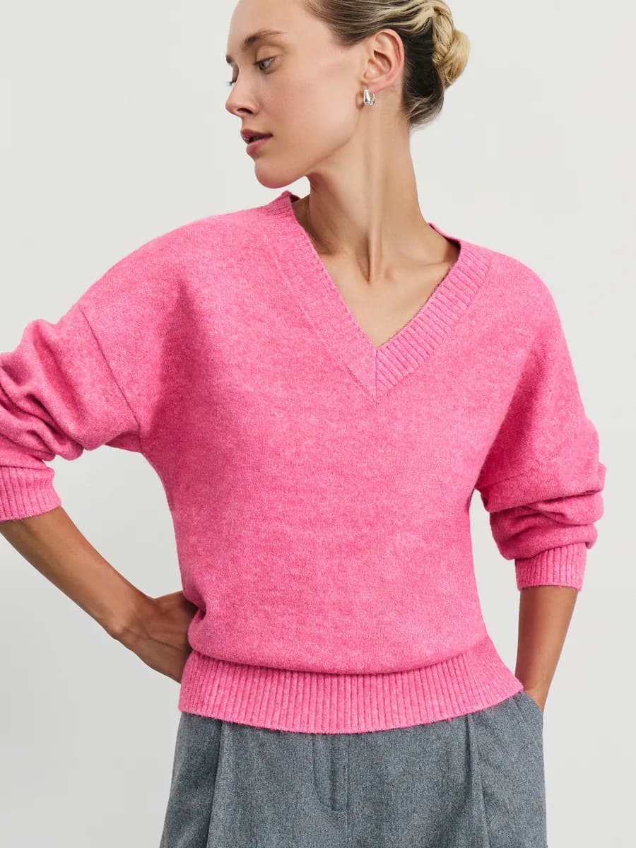 Джемпер вязаный повседневный с вырезом с шерстью в составе