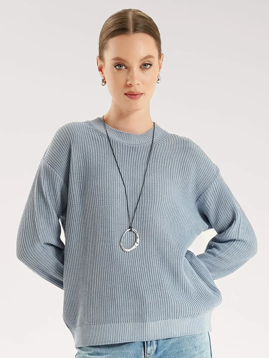 Свитер вязаный женский