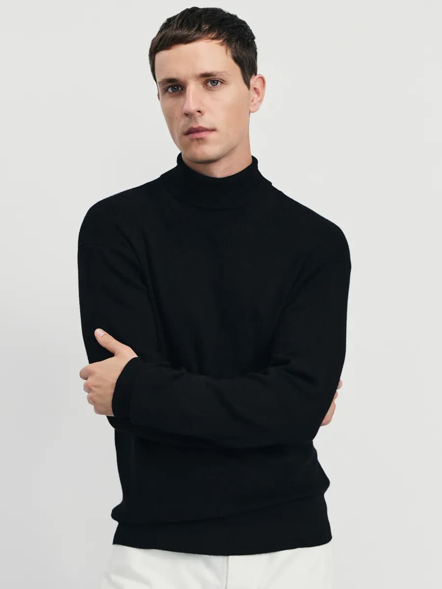 Джемпер с высоким воротом