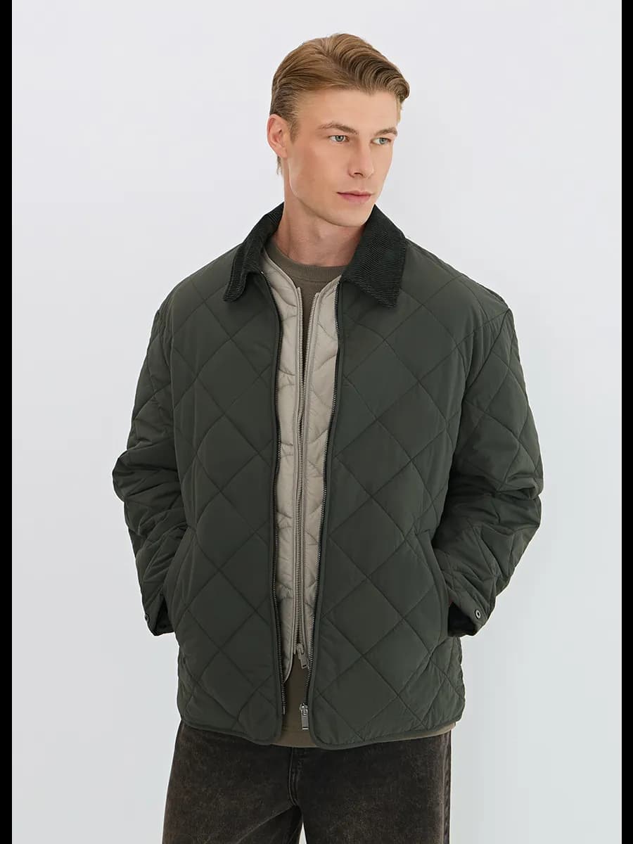 Утепленная куртка с капюшоном