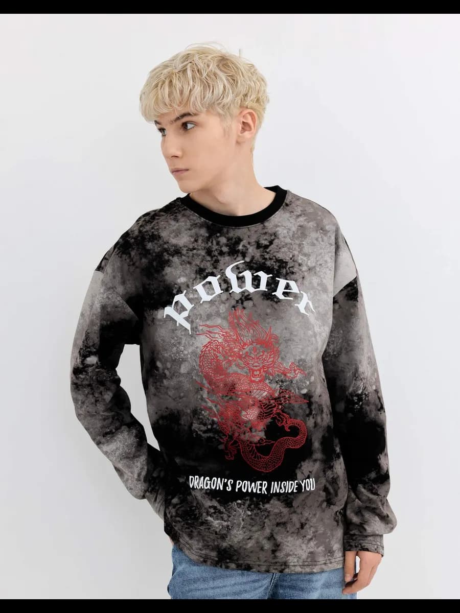 Лонгслив oversize с принтом и дырами