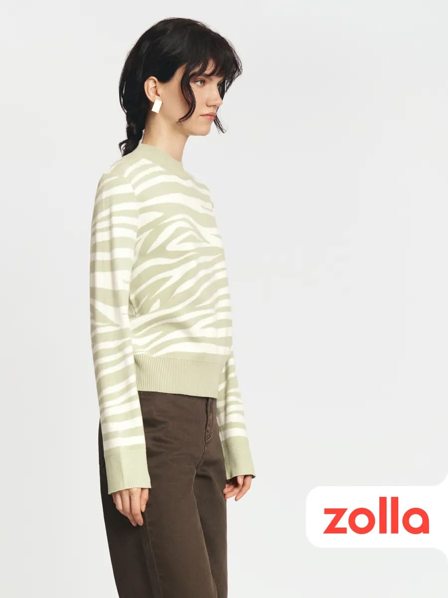 Трикотажный женский джемпер в полоску - фото 1