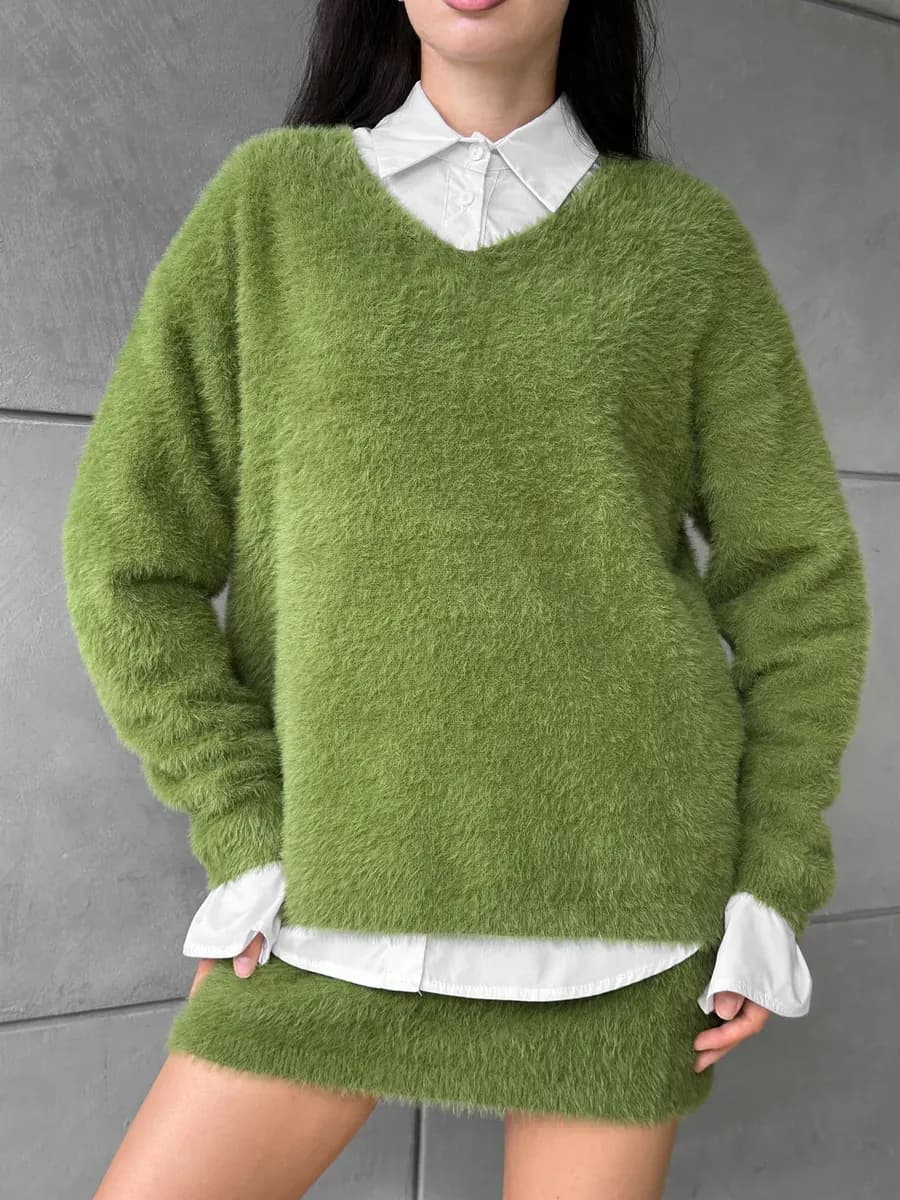 Вязаный пушистый костюм теплый юбкой - фото 1