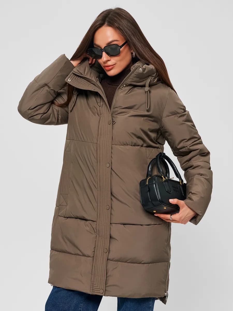Пальто зимнее стеганое с капюшоном короткое