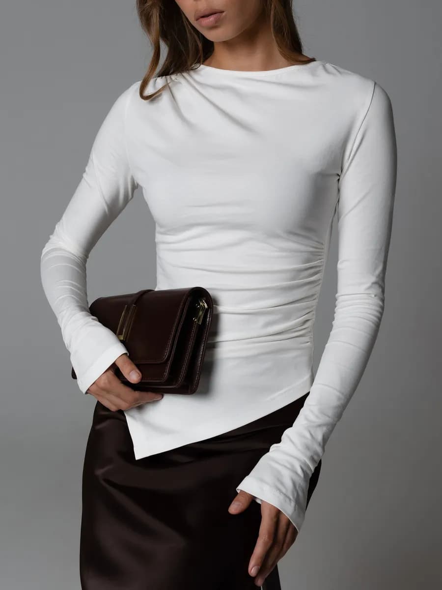 Лонгслив обтягивающий с рукавом клеш и асимметричным низом