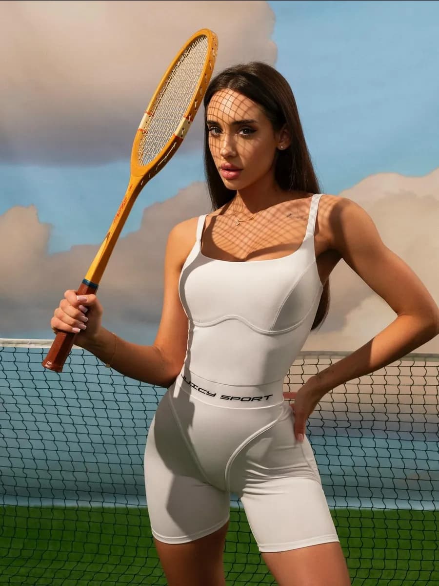 Спортивный комбинезон с шортами утягивающий