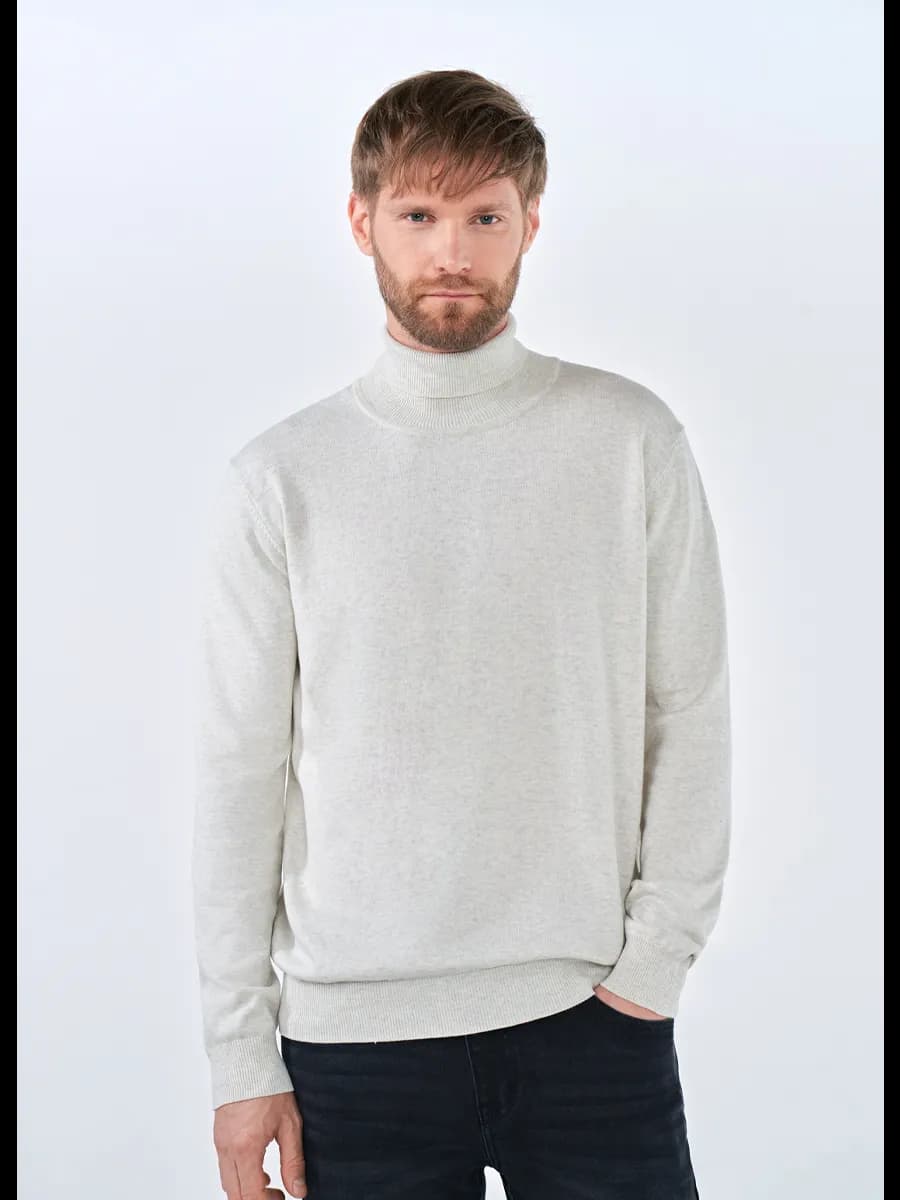 Водолазка вязаная белая