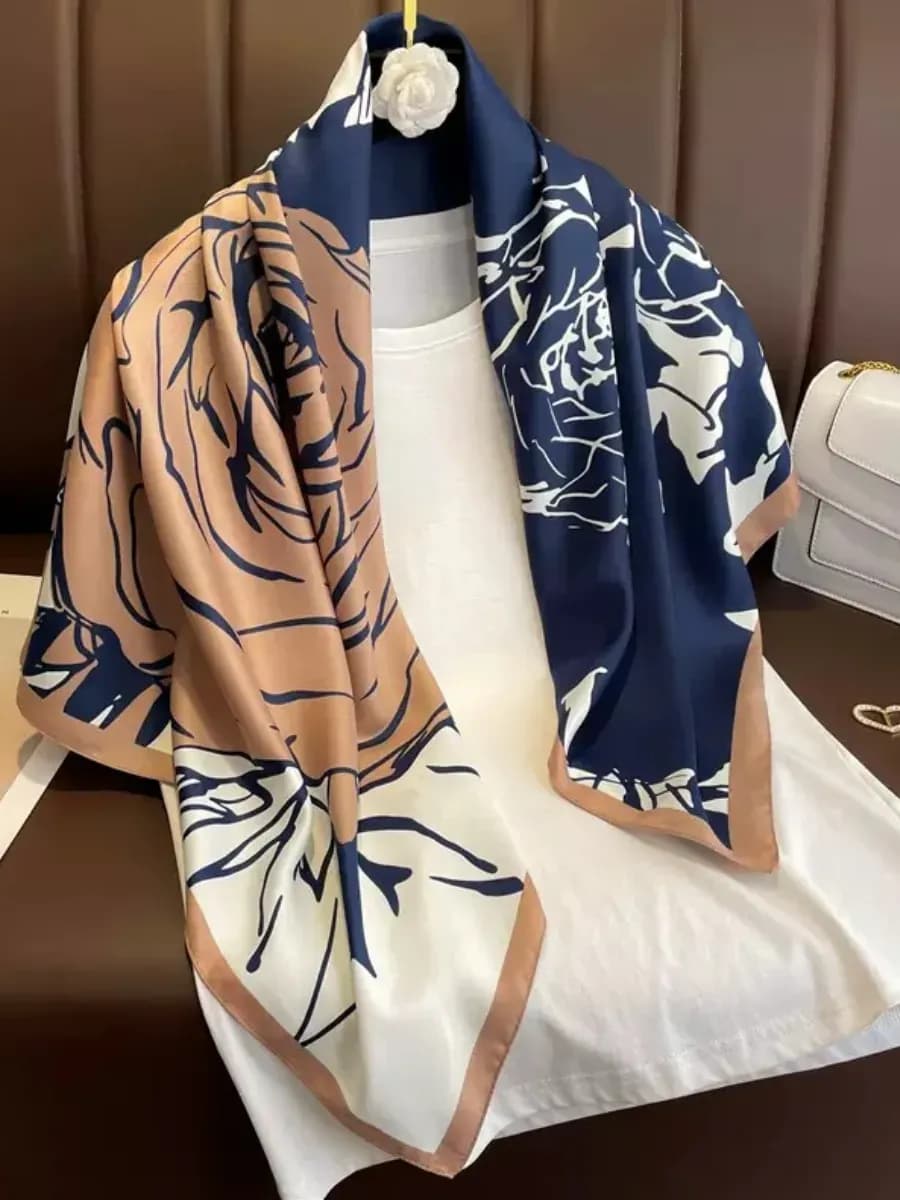 Платок шелковый на голову и шею - фото 1