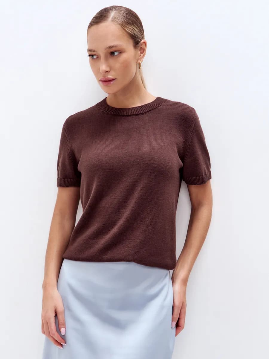 Тонкий джемпер с коротким рукавом