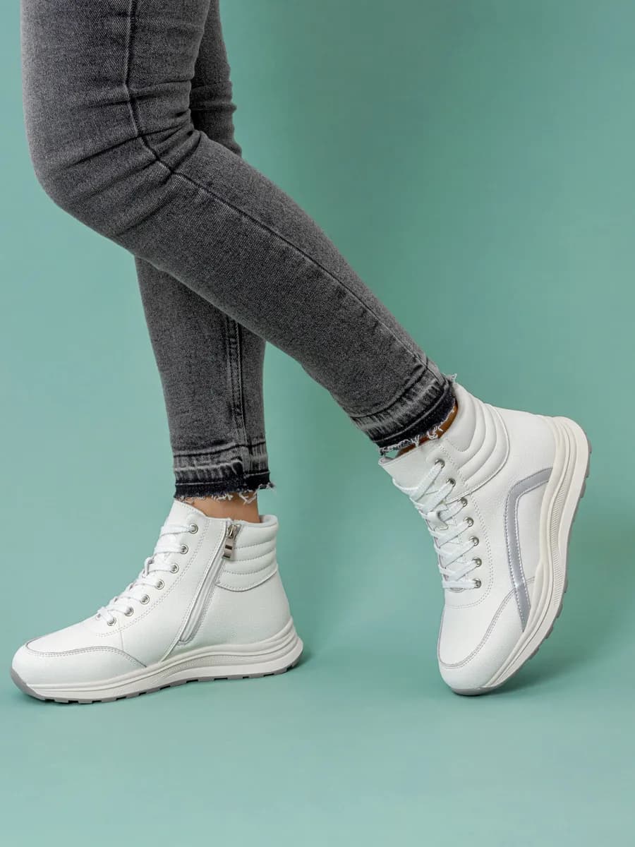 Кроссовки из натуральной кожи утепленные