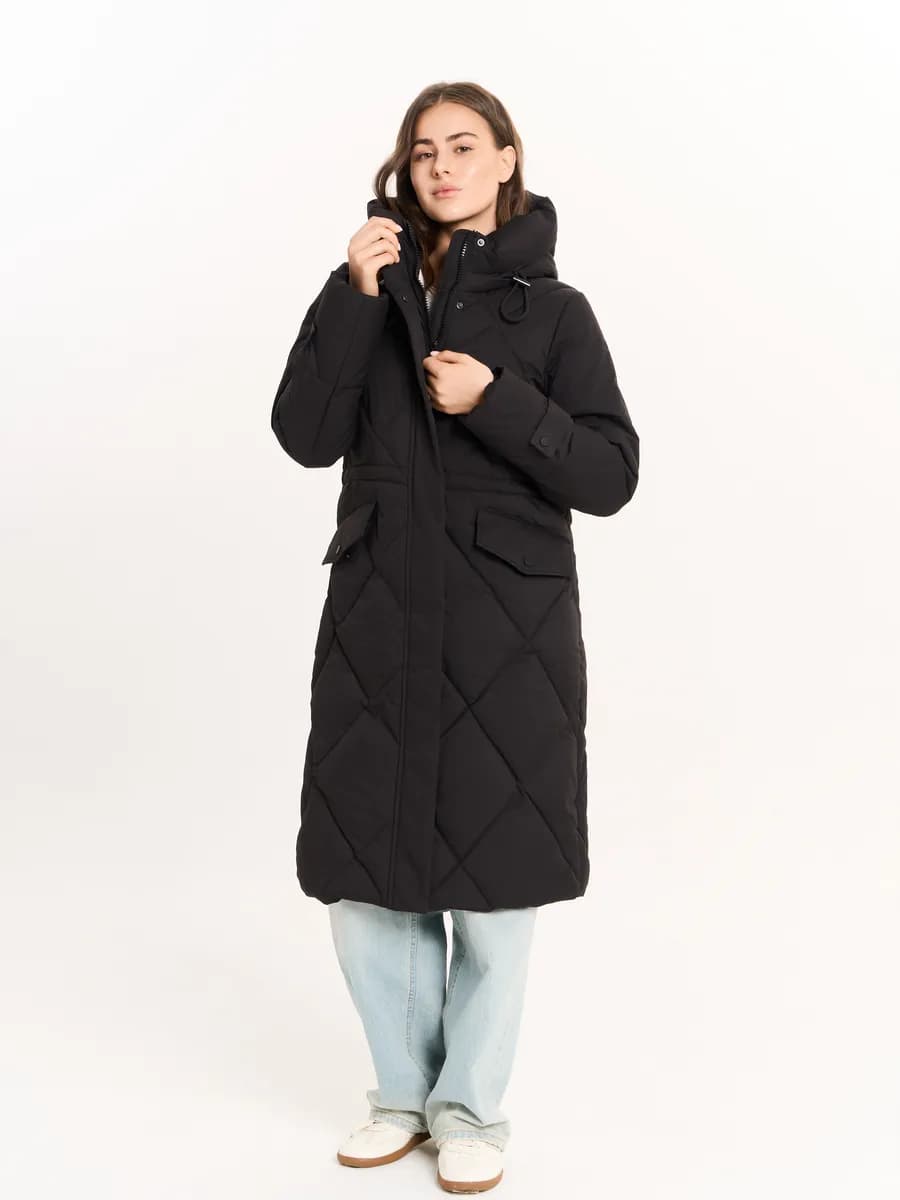 Пуховик зимний с капюшоном длинный