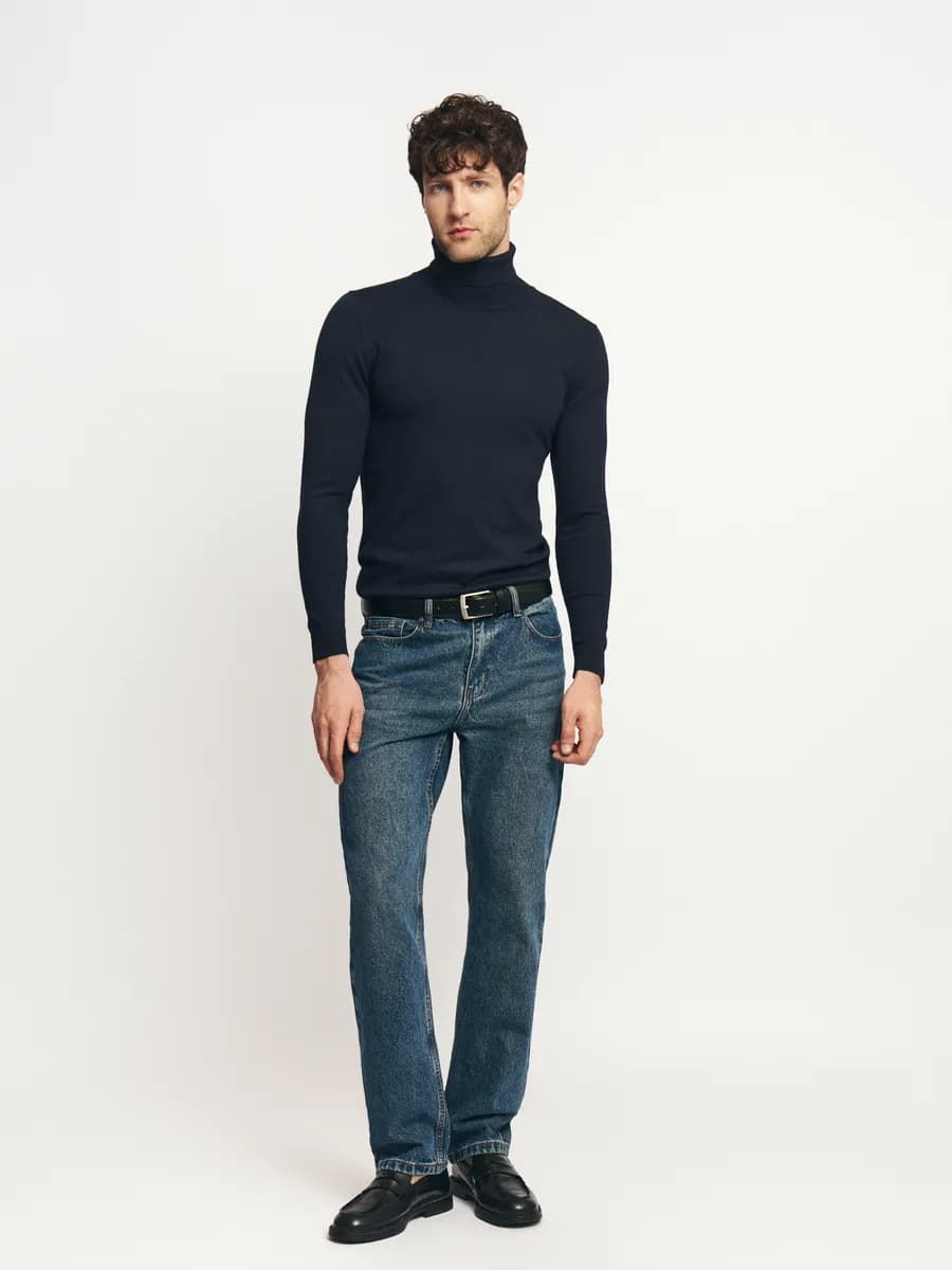 Тонкая мужская водолазка с горлом