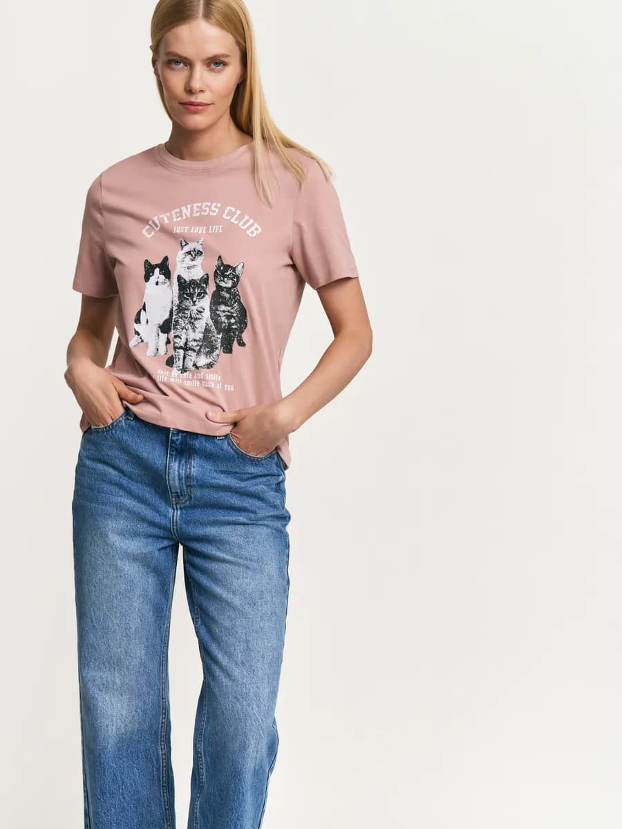 Женская футболка из хлопка с принтом - фото 1