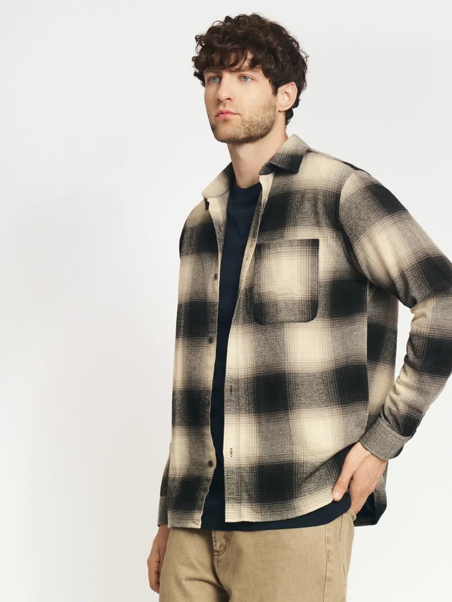 Мужская рубашка из хлопка в клетку