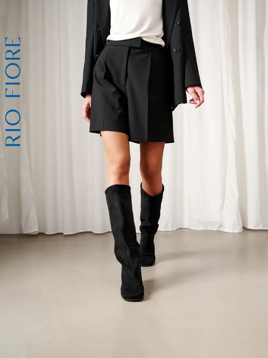 Сапоги демисезонные трубы на каблуке шпильке