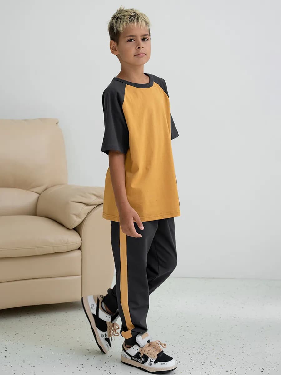 Спортивный костюм для мальчика, футболка и брюки