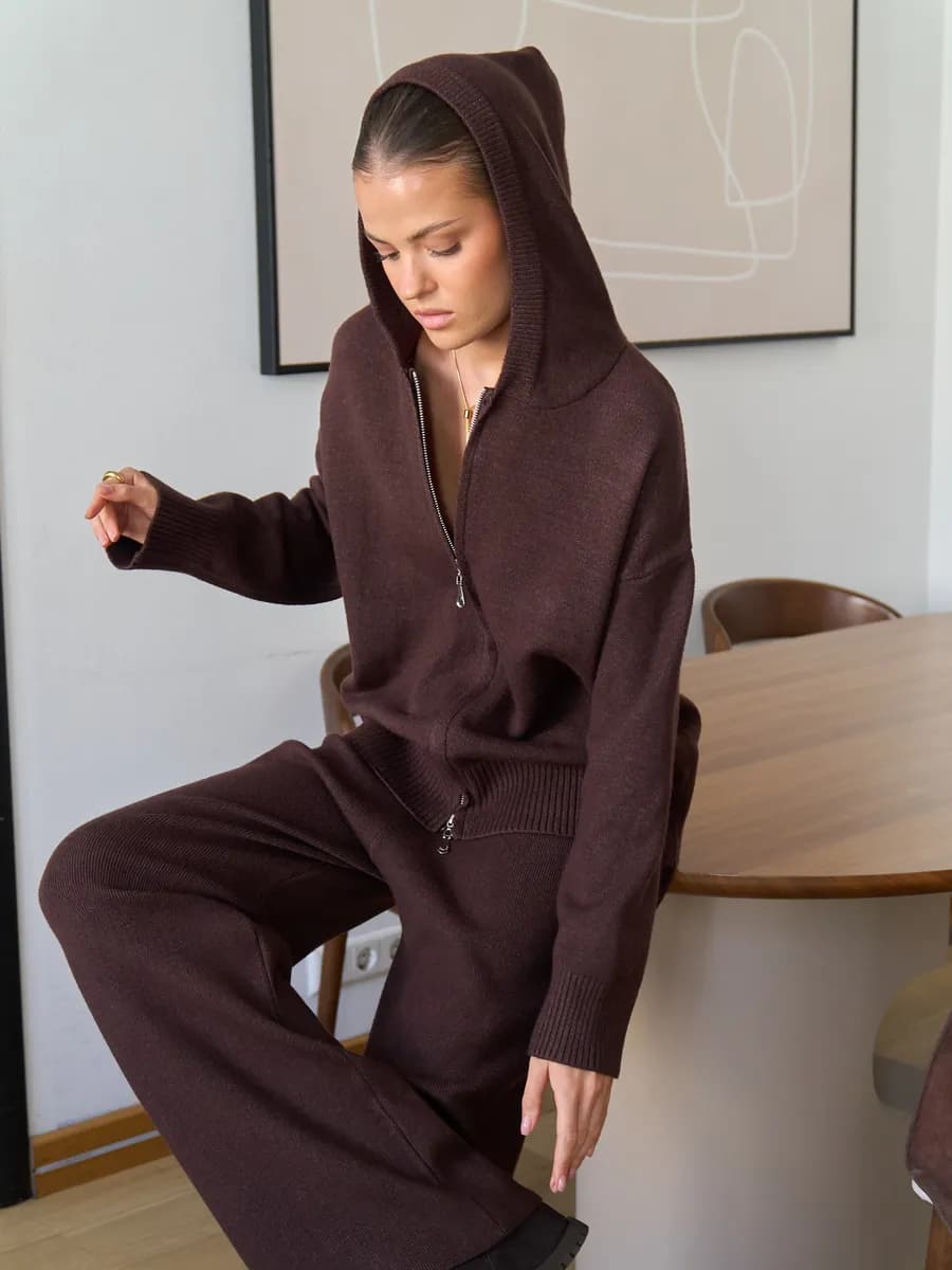 Костюм вязаный трикотажный теплый с капюшоном