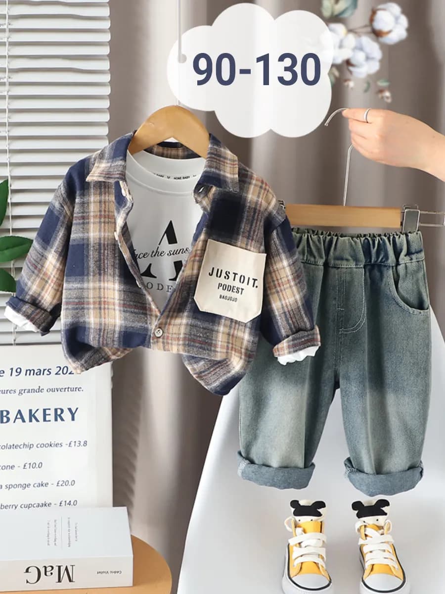 Костюм тройка с джинсами в садик