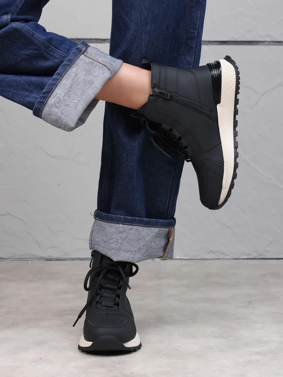 Ботинки зимние на шнуровке