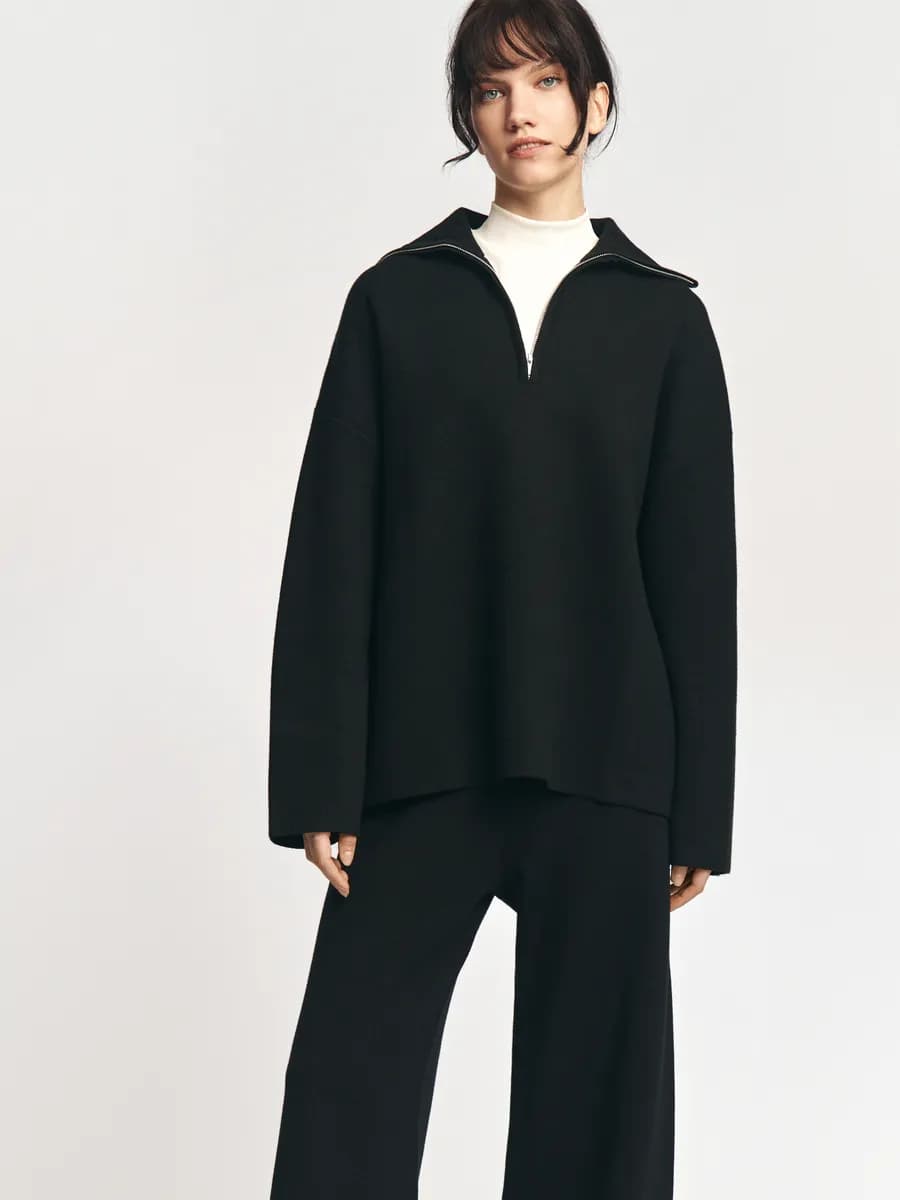 Трикотажный женский свитер на молнии