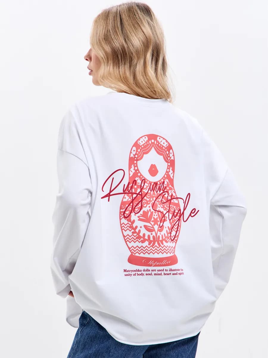 Лонгслив оверсайз с принтом матрешка
