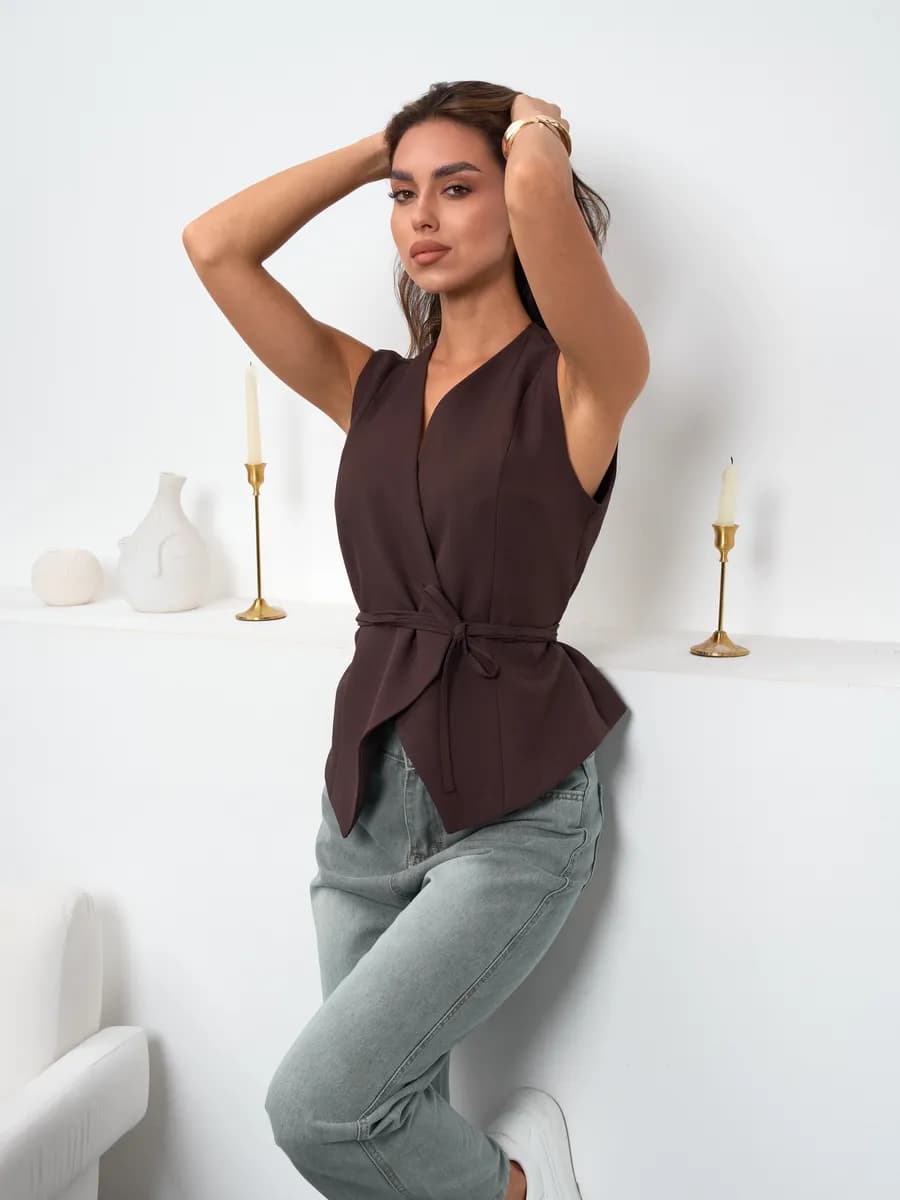 Укороченный жилет классический костюмный