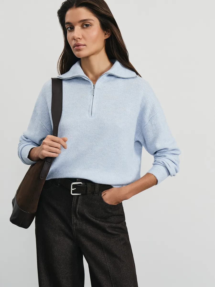 Джемпер базовый вязаный на молнии с отложным воротником