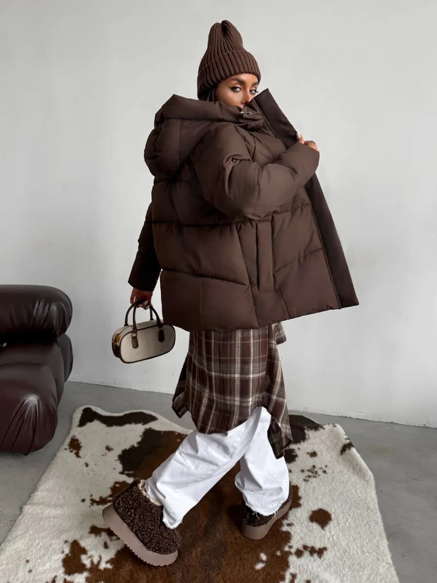 Куртка зимняя с капюшоном короткая